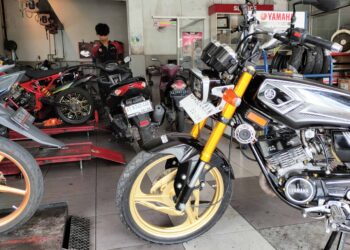 Restorasi RX King Tahun 2004 Yang Kembali Mengaspal dengan Tampilan Baru Begitu Memukau